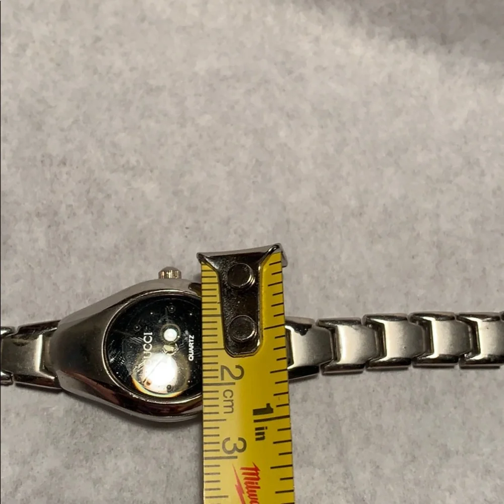 Gucci Vintage watch preloved GVC